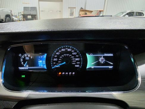 Used 2016 Ford Taurus SEL FWD image 34