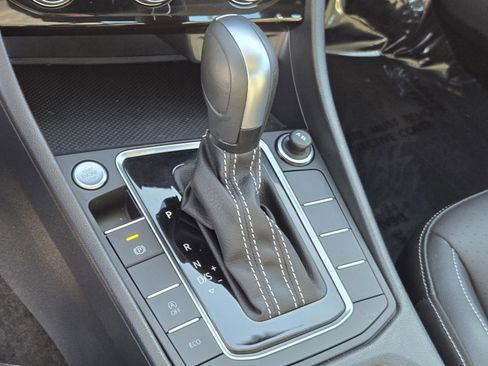 Used 2021 Volkswagen Jetta SE w/ SE Cold Weather Package image 20