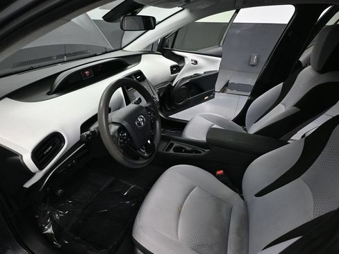 Used 2022 Toyota Prius LE FWD image 21