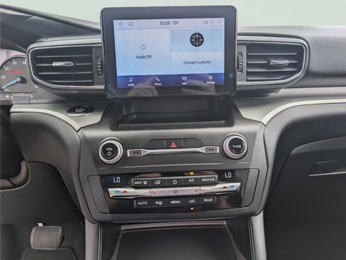 Used 2020 Ford Explorer XLT w/ Equipment Group 202A RWD image 14