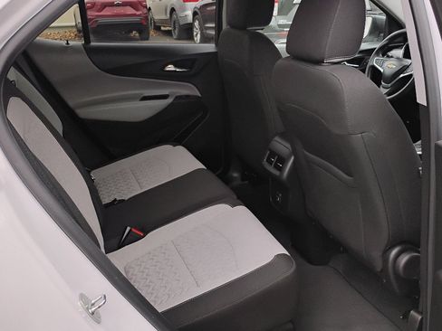 Used 2022 Chevrolet Equinox LS w/ LS Convenience Package image 21