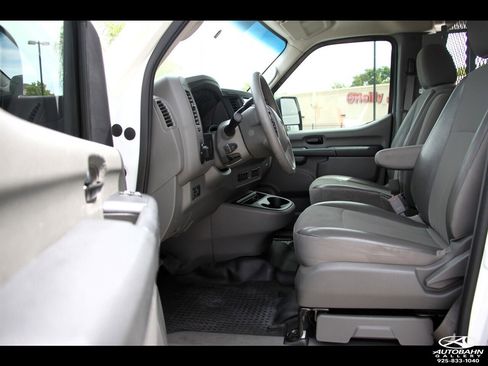 Used 2020 Nissan NV 2500 S RWD image 27