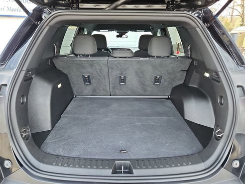 Used 2025 GMC Terrain Elevation image 30