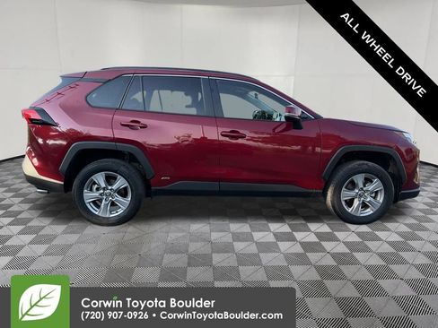 Used 2025 Toyota RAV4 XLE AWD/4WD image 9