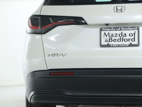 Used 2023 Honda HR-V LX image 42