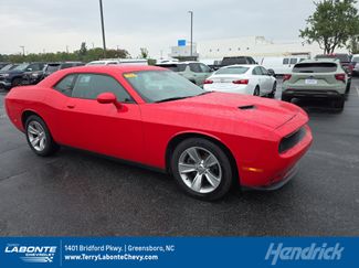 Used 2019 Dodge Challenger SXT video 1