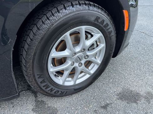 Used 2022 Chrysler Pacifica Touring-L FWD image 13
