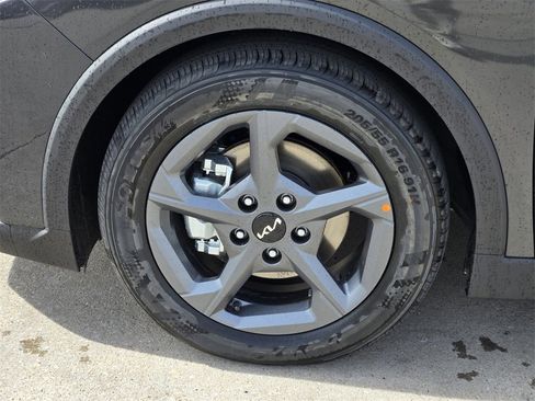 New 2026 Kia K4 LXS image 8