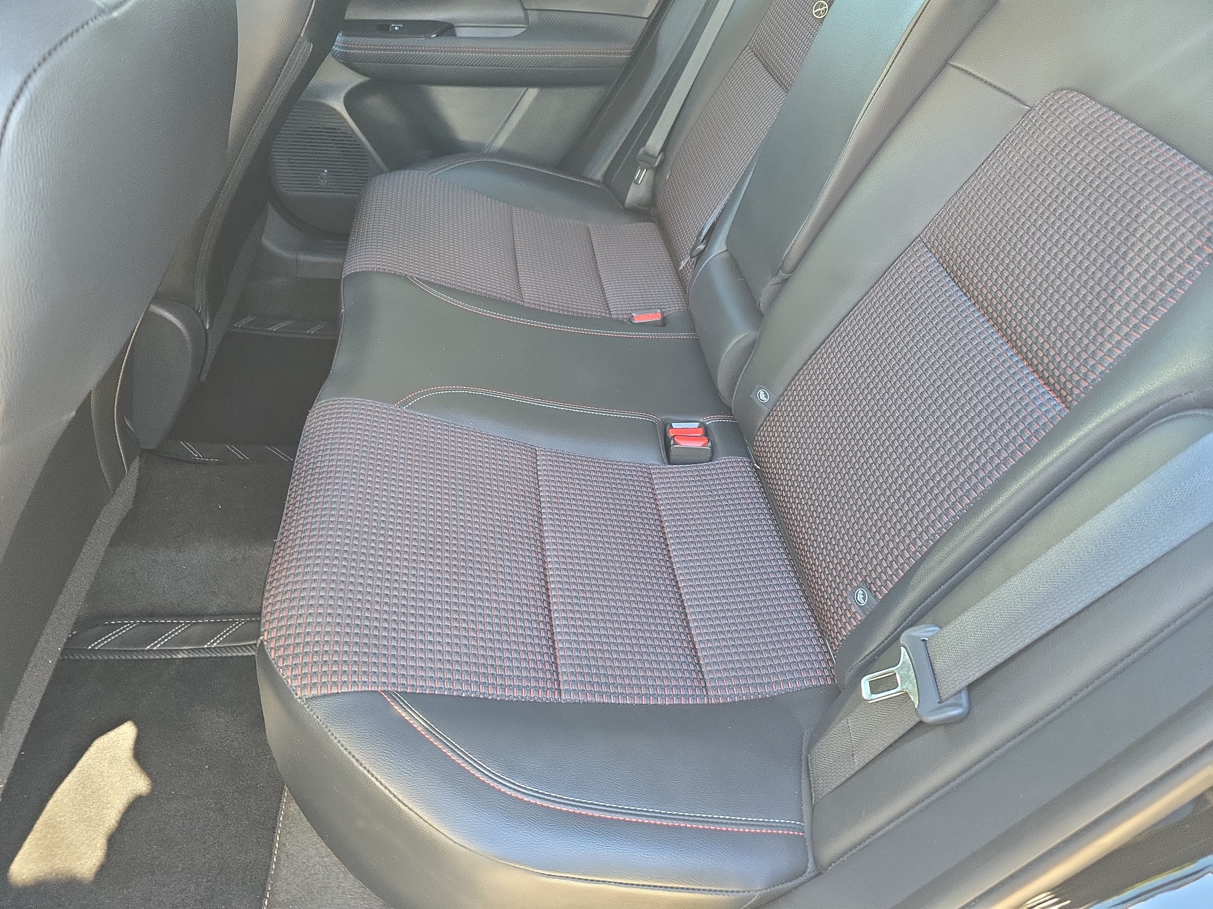 Used 2025 Nissan Kicks SR FWD image 13