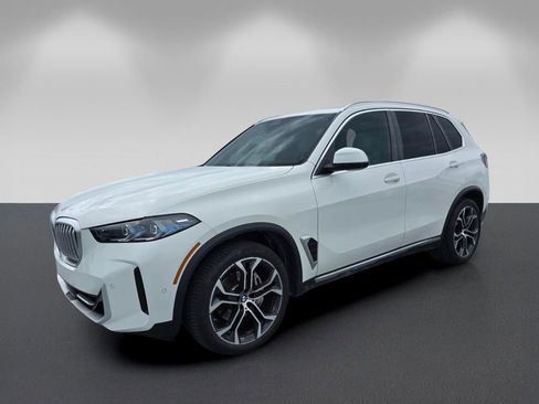 Certified 2024 BMW X5 xDrive40i w/ Premium Package image 8