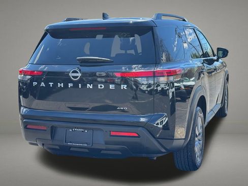 Used 2025 Nissan Pathfinder SV image 5