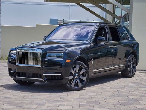 Certified 2024 Rolls-Royce Cullinan AWD/4WD image 1