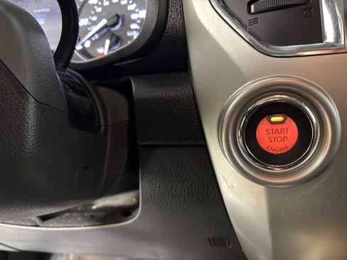 Used 2021 Nissan Titan SV w/ SV Convenience Package image 23