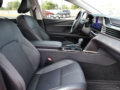 Used 2025 Toyota Camry XLE w/ Premium Plus Package AWD/4WD image 30