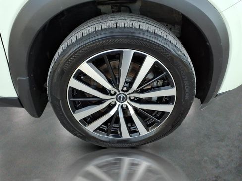 Certified 2024 Nissan Pathfinder Platinum image 10