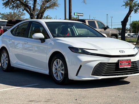 Certified 2025 Toyota Camry LE image 3