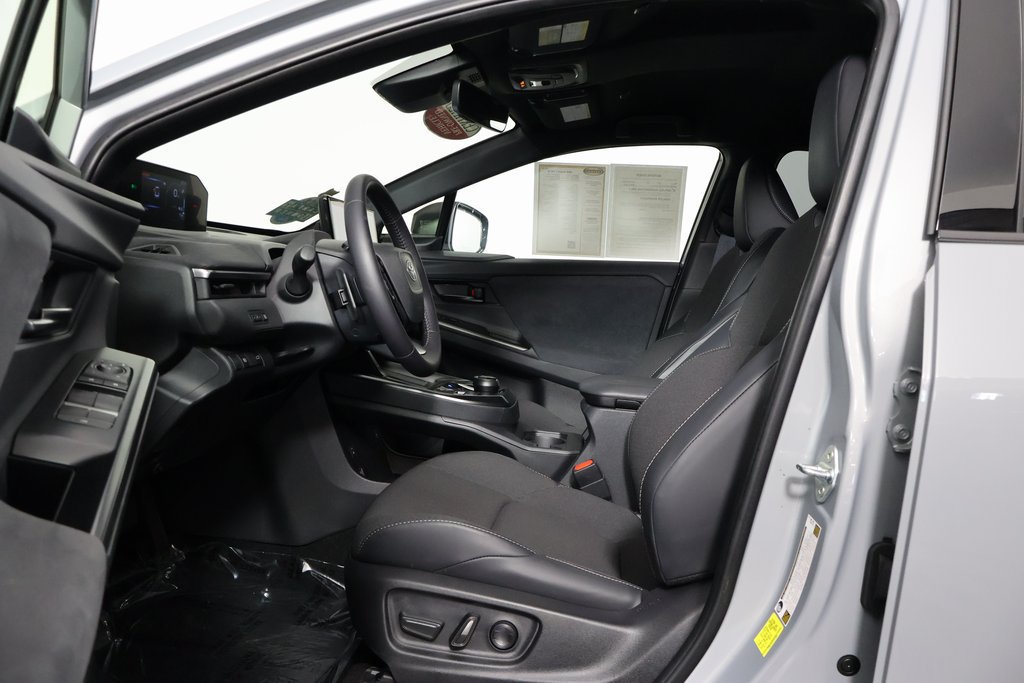 Used 2026 Toyota C-HR AWD/4WD image 10