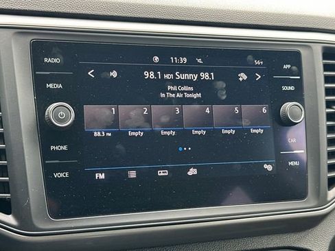 Used 2020 Volkswagen Atlas Cross Sport SE w/ Towing Package image 17