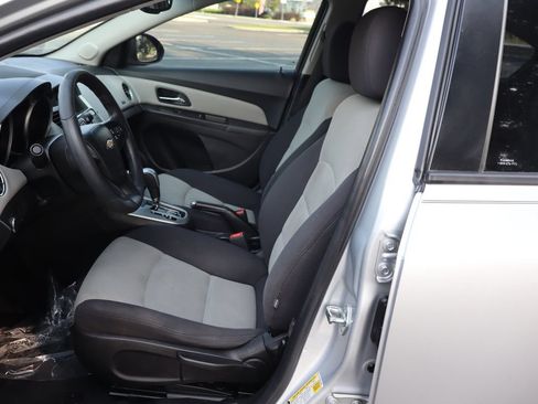 Used 2016 Chevrolet Cruze LS FWD image 19