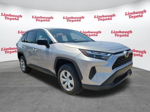 Used 2023 Toyota RAV4 LE FWD image 17