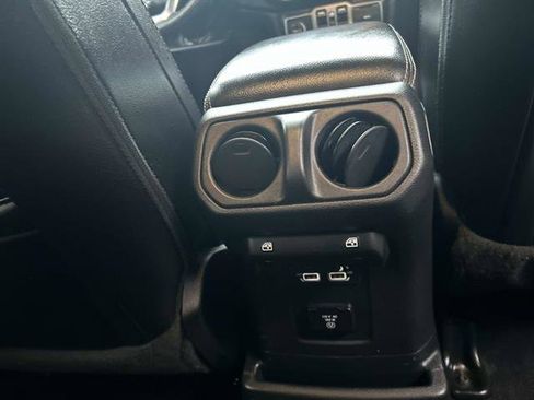 Used 2022 Jeep Wrangler Unlimited Sahara w/ Cold Weather Group image 13
