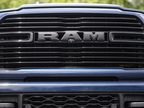 Used 2022 RAM 2500 Laramie AWD/4WD image 35