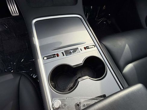 Used 2023 Tesla Model Y Performance image 29