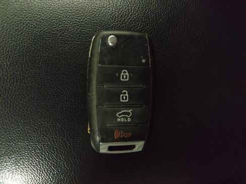 Used 2016 Kia Soul + image 32