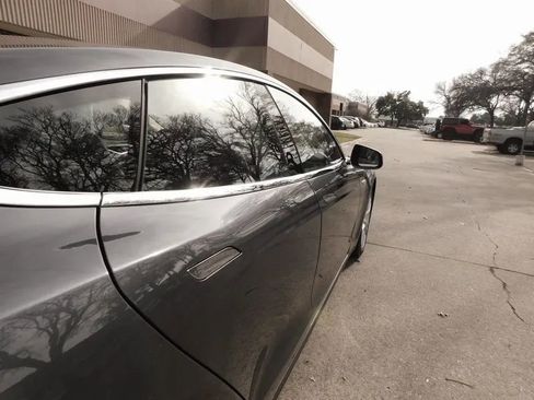 Used 2015 Tesla Model S 60 image 29