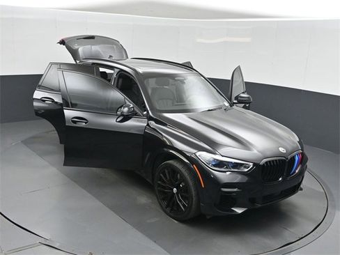 Used 2023 BMW X5 M50i w/ Executive Package image 52
