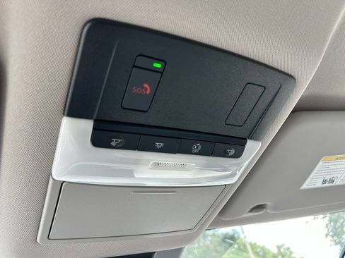 Certified 2025 Nissan Rogue SL FWD image 40