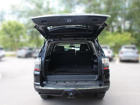 Used 2019 Toyota 4Runner Limited AWD/4WD image 8
