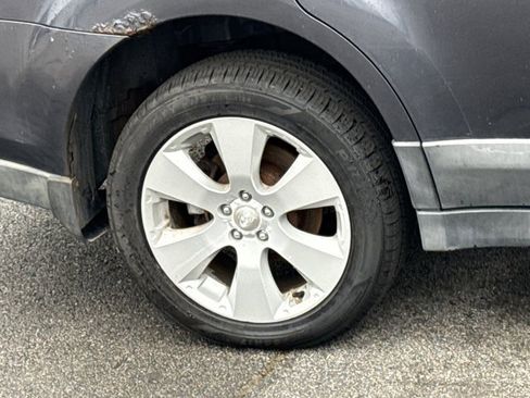 Used 2010 Subaru Outback 2.5i Premium image 5