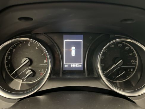 Used 2019 Toyota Camry SE image 16