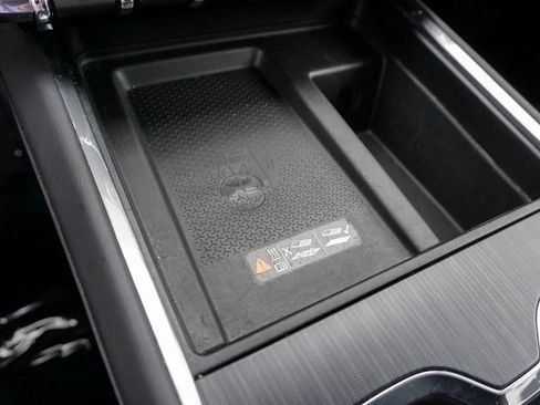 Used 2024 GMC Acadia Elevation image 24