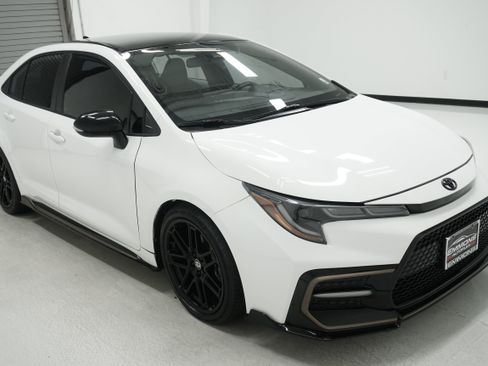 Used 2022 Toyota Corolla SE FWD image 3
