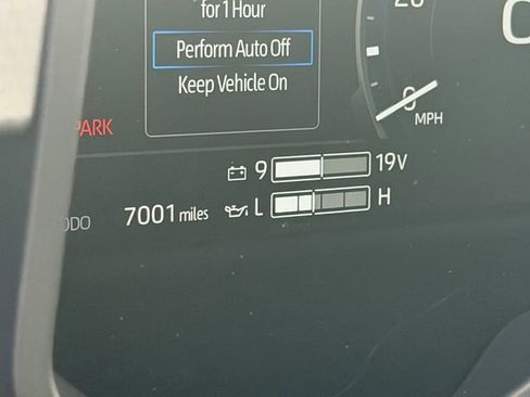 Used 2025 Toyota Tundra Limited image 9