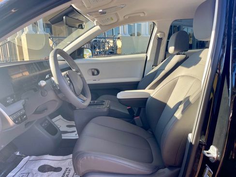 Used 2025 Hyundai Ioniq 5 SEL image 11