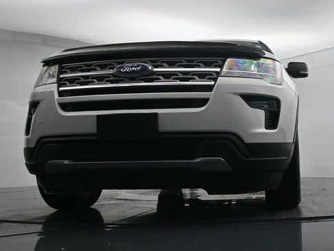 Used 2019 Ford Explorer XLT w/ Equipment Group 201A AWD/4WD image 31