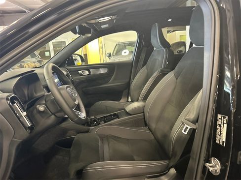 Certified 2023 Volvo XC40 Recharge Plus image 10