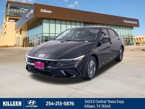 New 2025 Hyundai Elantra Blue image 3