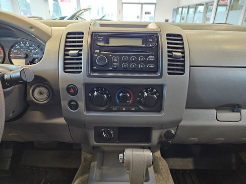 Used 2005 Nissan Frontier SE image 18