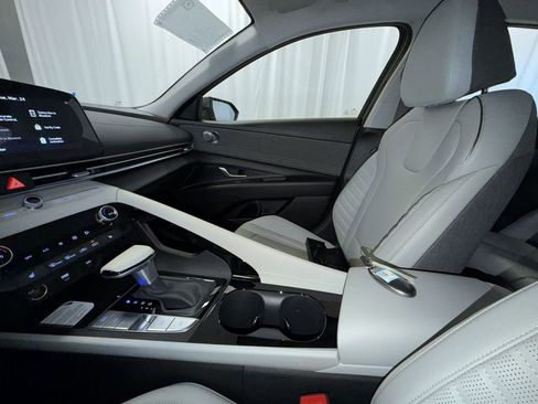 New 2026 Hyundai Elantra Limited FWD image 20