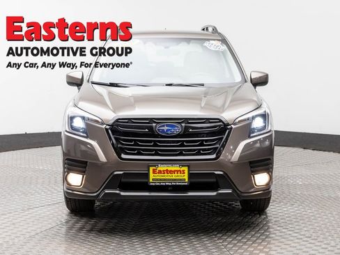 Used 2022 Subaru Forester Premium AWD/4WD image 2