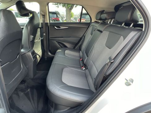 Used 2023 Kia Niro EX FWD image 43
