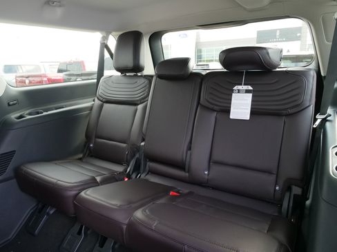 New 2025 Ford Expedition Max Platinum w/ Platinum Ultimate Package image 15