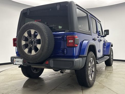 Used 2018 Jeep Wrangler Unlimited Sahara w/ Dual Top Group AWD/4WD image 5