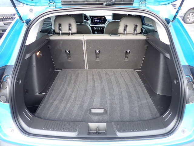 Used 2025 Chevrolet Trax ACTIV w/ Sunroof Package FWD image 7