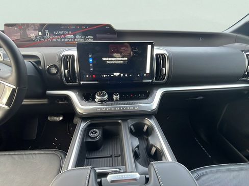 New 2026 Ford Expedition Platinum w/ Stealth Performance Package image 10