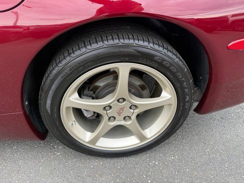 Used 2003 Chevrolet Corvette Coupe w/ Preferred Equipment Group RWD image 10